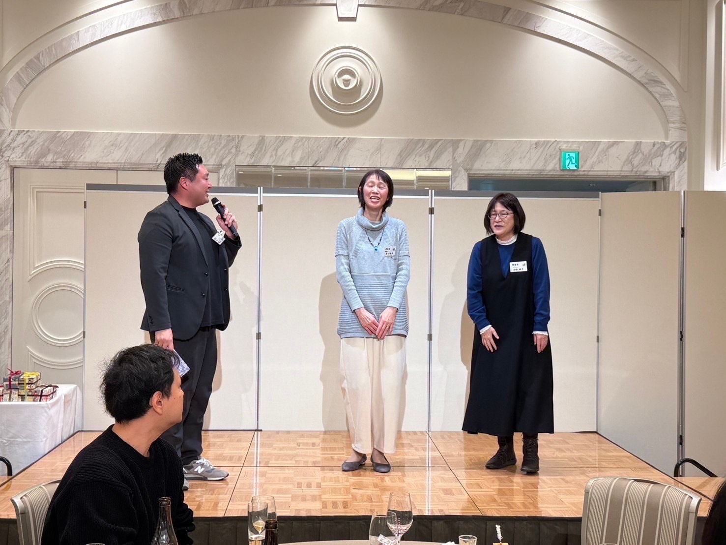 坂上社長・永年勤続表彰受賞者